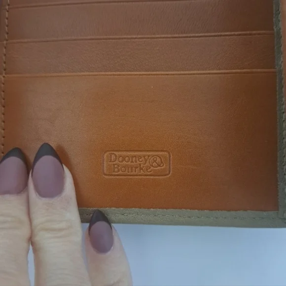 Dooney& Bourke Trifold All Weather Leather Wallet Taupe British Tan NWT - Picture 5 of 10